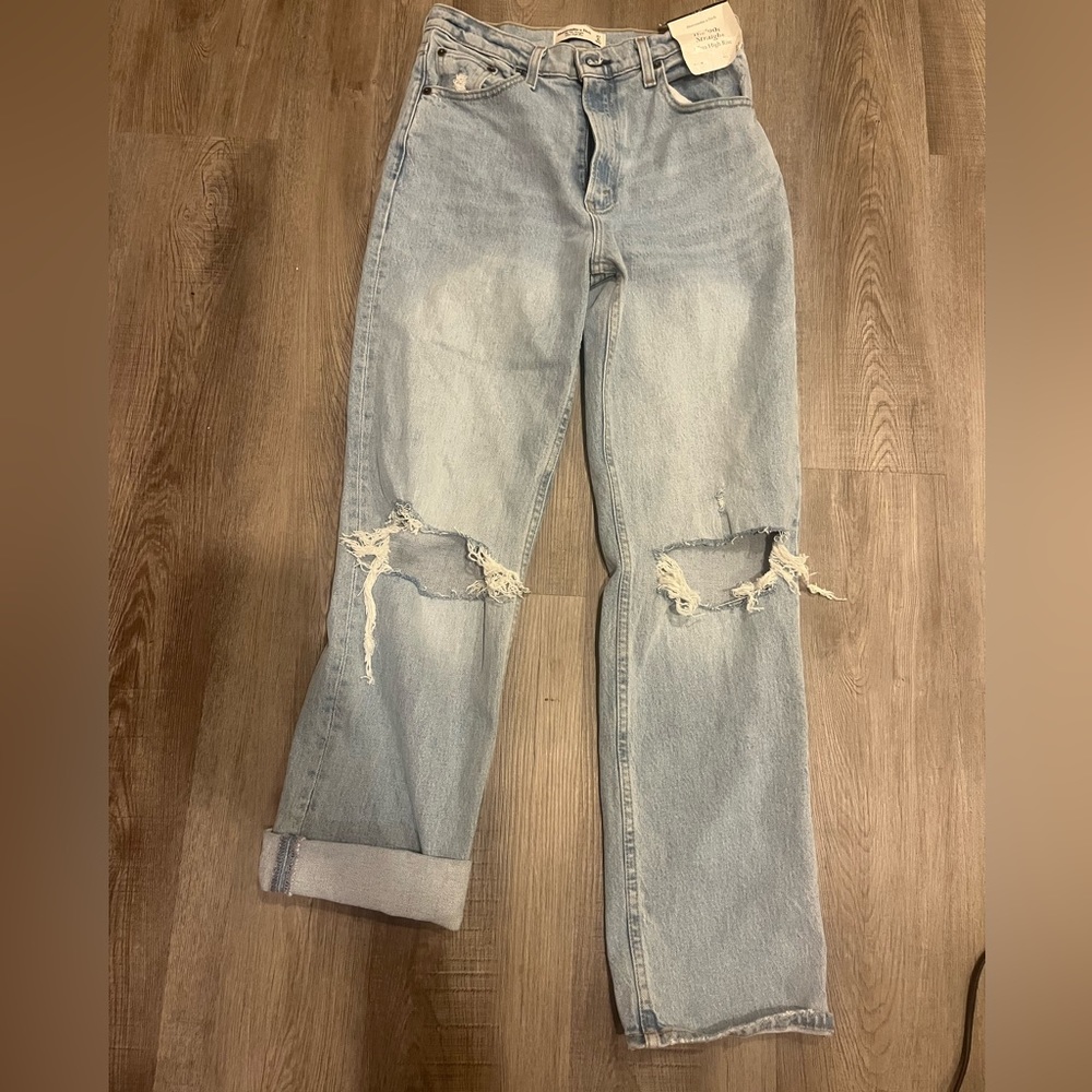 Brand new “the 90s straight ultra high rise” Abercrombie and fitch jeans